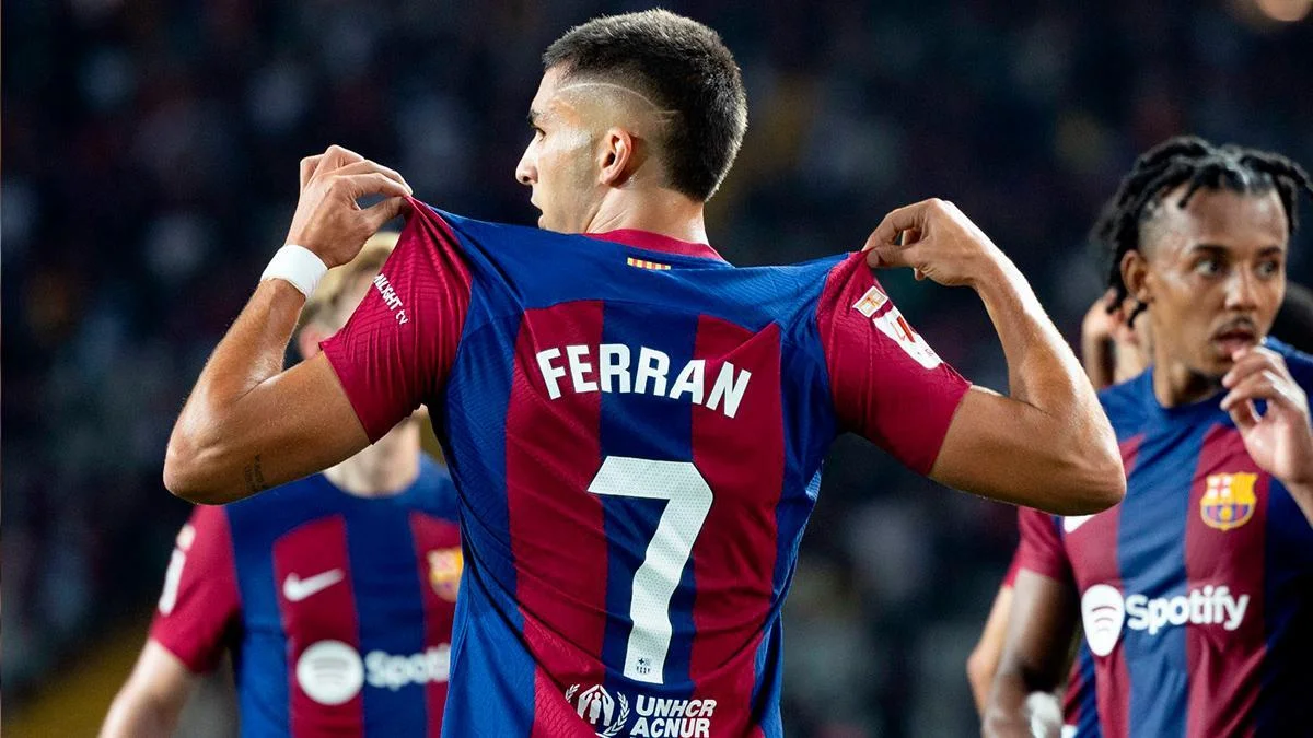 BARCELONA TRƯỚC BÀI TOÁN FERRAN TORRES
