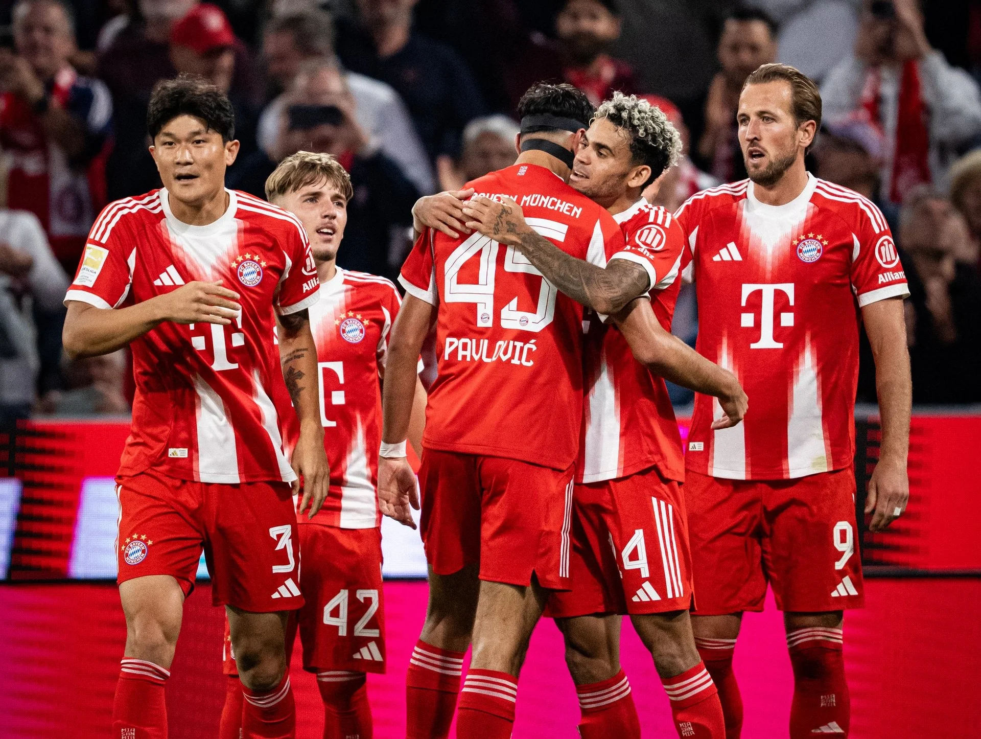 BAYERN MUNICH CHỐT ĐỘI HÌNH CHO MÙA GIẢI MỚI, KHÉP LẠI KỲ CHUYỂN NHƯỢNG ĐẦY BIẾN ĐỘNG