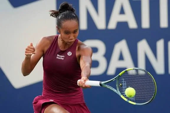 LEYLAH FERNANDEZ GÂY SỐC TẠI CANADIAN OPEN: HẠ GỤC MIRRA ANDREEVA, TIẾN GẦN CÚ BỨT PHÁ TRÊN SÂN NHÀ