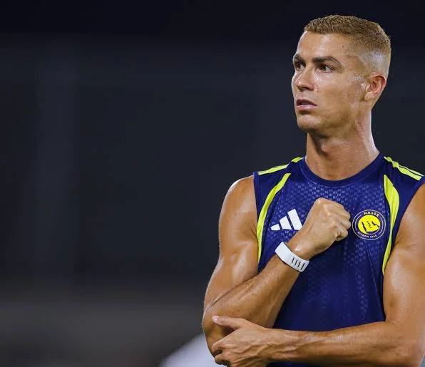 CRISTIANO RONALDO PHÁT TÍN HIỆU GIẢI NGHỆ: MÙA GIẢI 2026/27 CÓ THỂ LÀ CHƯƠNG CUỐI CỦA HUYỀN THOẠI