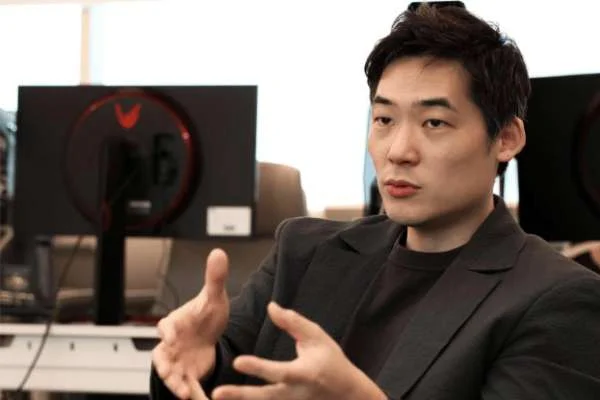 CEO GEN.G ARNOLD HUR LÊN TIẾNG VỀ LUẬT LƯƠNG MỚI LCK: “CHÚNG TÔI ĐANG BỊ ĐẶT VÀO THẾ KHÓ HƠN”