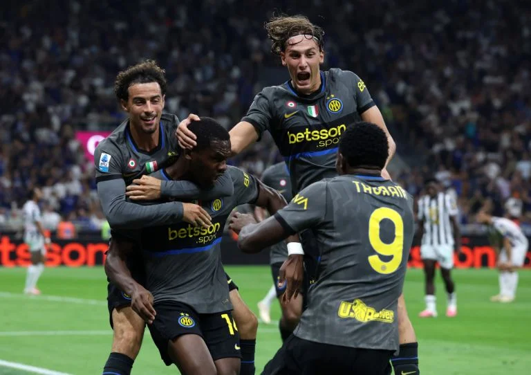 INTER NGƯỢC DÒNG 5-3 TRƯỚC UDINESE, CHIVU CÙNG HỌC TRÒ TẠO NÊN MÀN LỘI NGƯỢC ĐIÊN RỒ