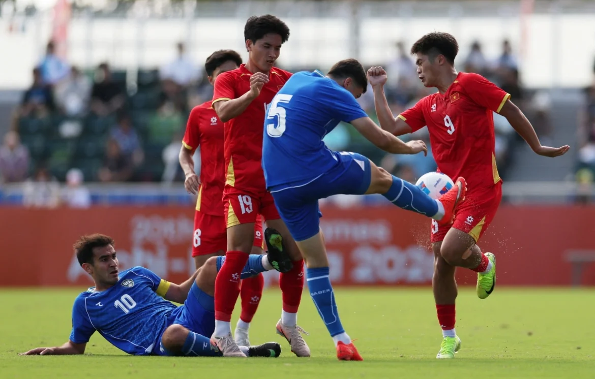 U23 VIỆT NAM THUA 0-2 U23 UZBEKISTAN: GIÀNH VÉ TỨ KẾT NHƯNG CÒN NHIỀU ĐIỀU PHẢI NHÌN LẠI