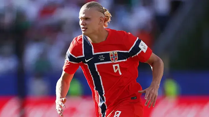HAALAND VƯỢT IBRAHIMOVIC, XÔ ĐỔ KỶ LỤC GHI BÀN CỦA BÓNG ĐÁ BẮC ÂU