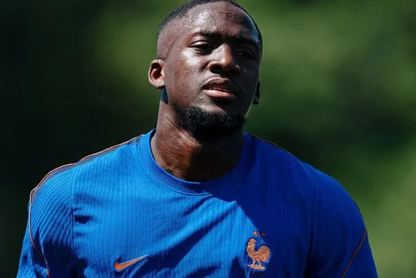 REAL MADRID NHẬN TIN XẤU: KONATÉ DÍNH CHẤN THƯƠNG DÂY CHẰNG ĐẦU GỐI